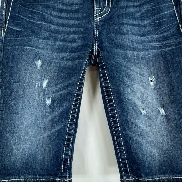 Miss Me Girl’s Fluer De Lis Pocket Design Rhinestone Bling Bermuda Jean Shorts - Picture 6 of 10